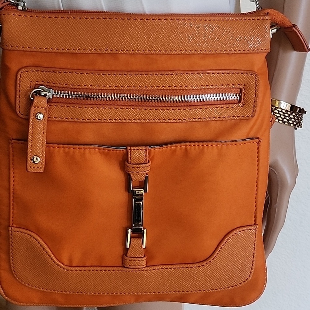 Sondra ROBERTS SR2 Nylon & FAUX Leather Silver Lock CROSSBODY EUC - Picture 9 of 14